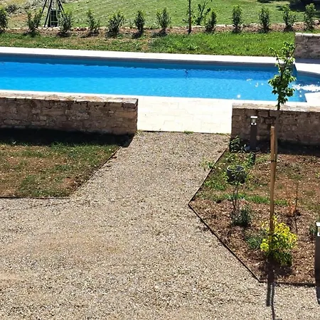 Grange La Roca Masia * Assier