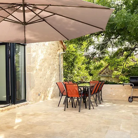 Casa de Férias Grange La Roca Masia *